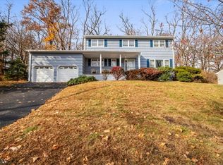 5 Crawford Rd, Morris Plains, NJ 07950