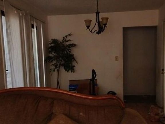 2nd image of 106 Huckleberry Ct