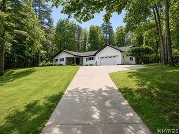 4137 Chapel Hill Rd, Great Valley, NY 14741