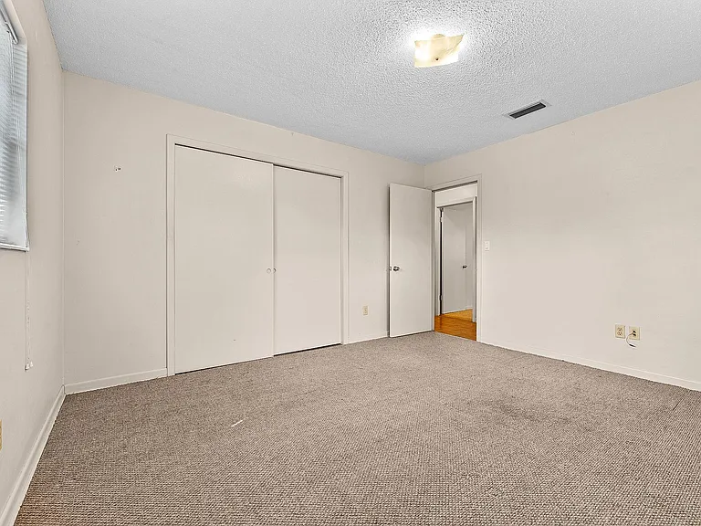 3950 SW 1st Ave — Photo 11