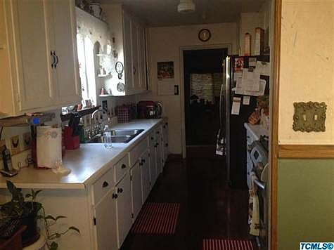 3rd image of 1706 N Elm St