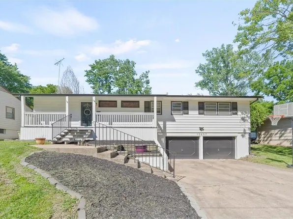 10607 Walrond Ave, Kansas City, MO 64137