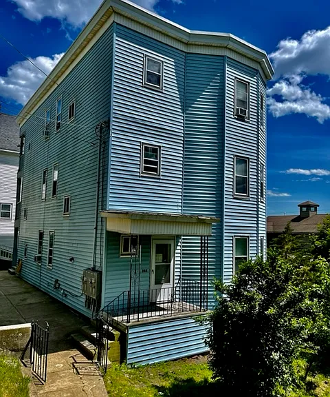 44 Webster St #3 — Photo 11