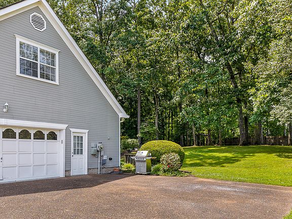 3rd image of 12407 Creek Hollow Ln