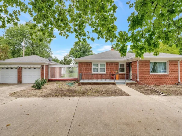 500 W Patton St, Paxton, IL 60957