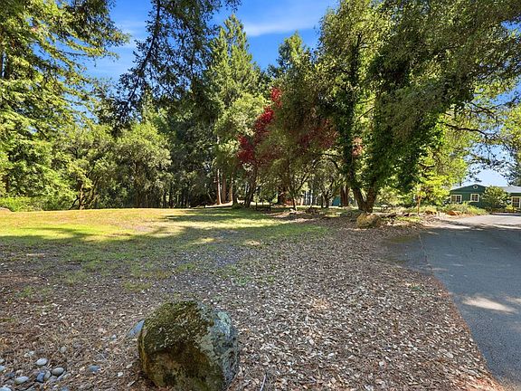 5th image of 17375 Willow Creek Road