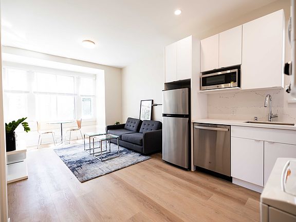 2nd image of 755 Bush St #305A