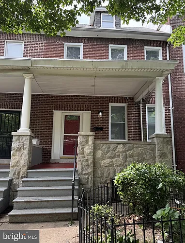 2216 Whittier Ave Photo 1