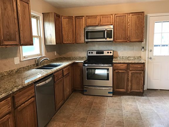 4th image of 387 Arrowhead Dr