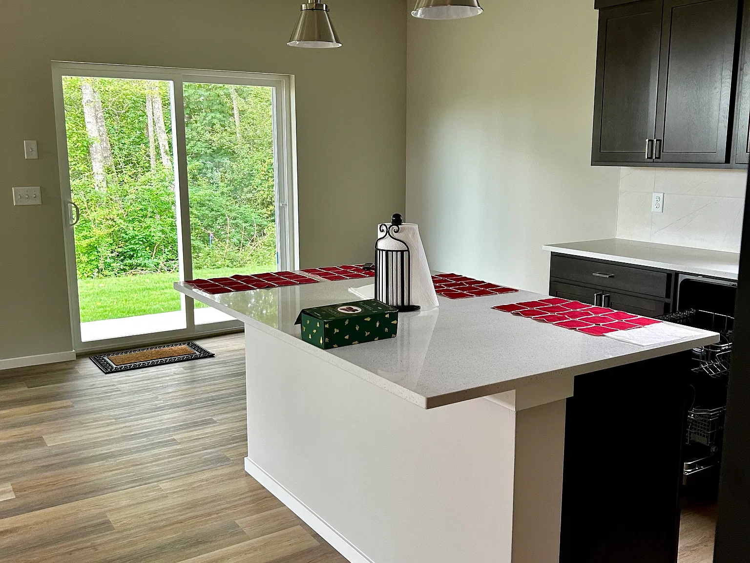 537 Shore Pine Pl — Photo 2