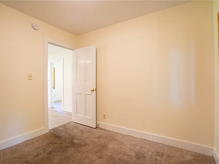 7481 Hoffman Rd — Photo 11