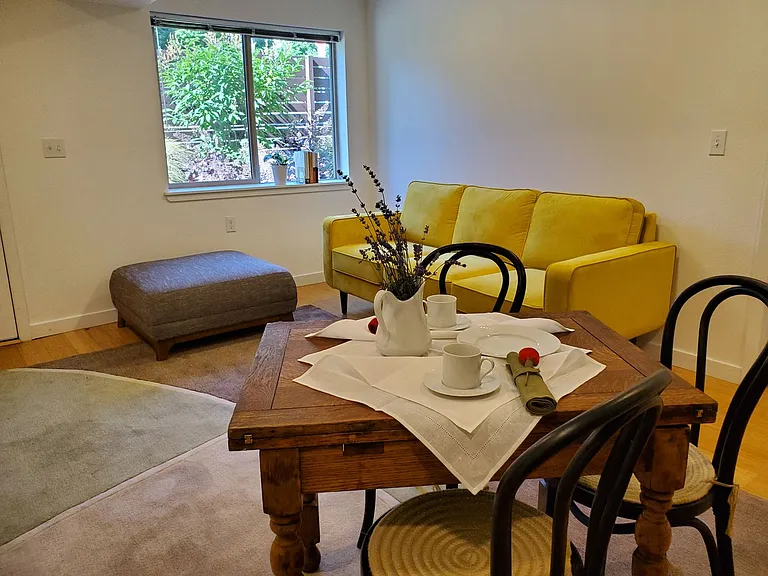 Ballard Flats Apartments — Photo 3