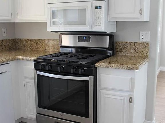 3rd image of 7325 Greenbrier Pl