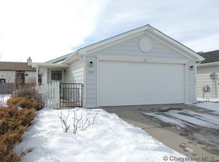 359 Appletree Ln, Cheyenne, WY 82009