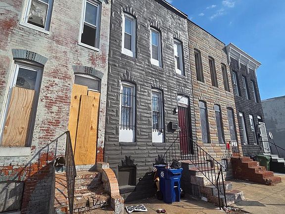 2nd image of 305 S Pulaski St