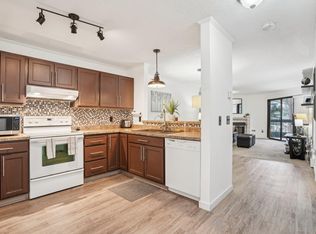 7621 Edinborough Way APT 2201, Edina, MN 55435