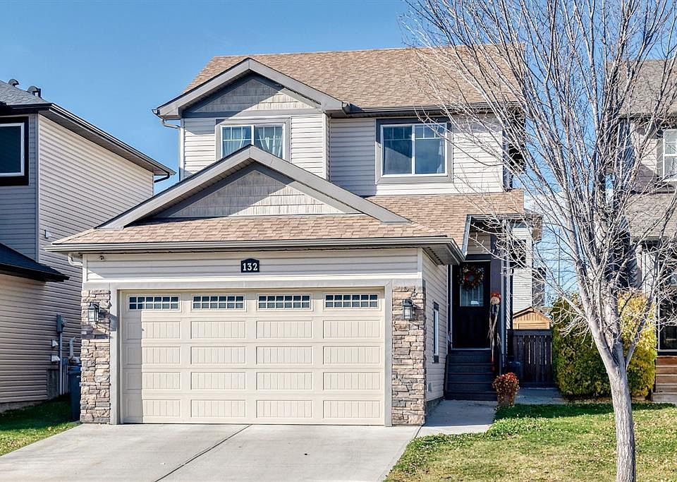 1st image of 132 E Wildrose Dr