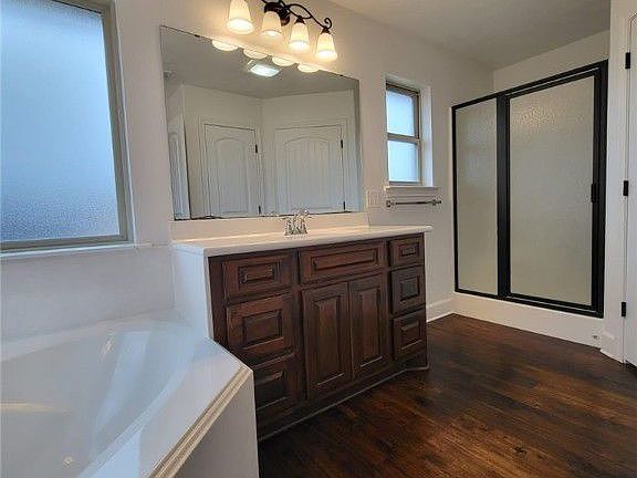 4th image of 1206 Robinsville Ct