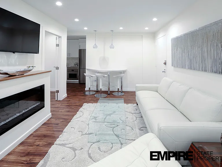 150 W 51st St #1223 — Photo 3