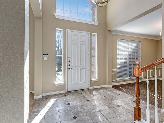 4th image of 2704 Lake Flower Dr