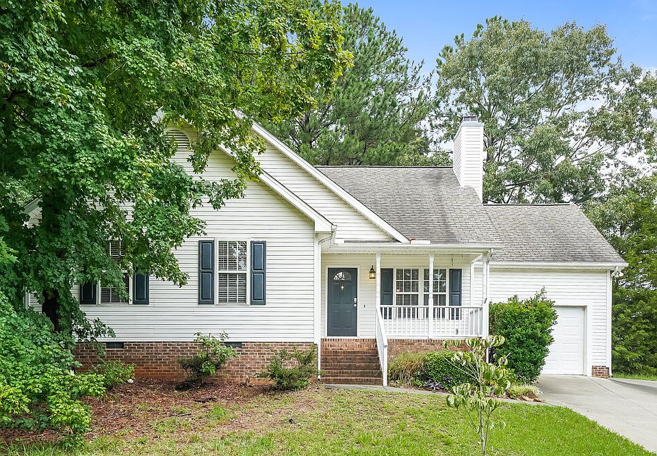 1st image of 621 Groveton Trl
