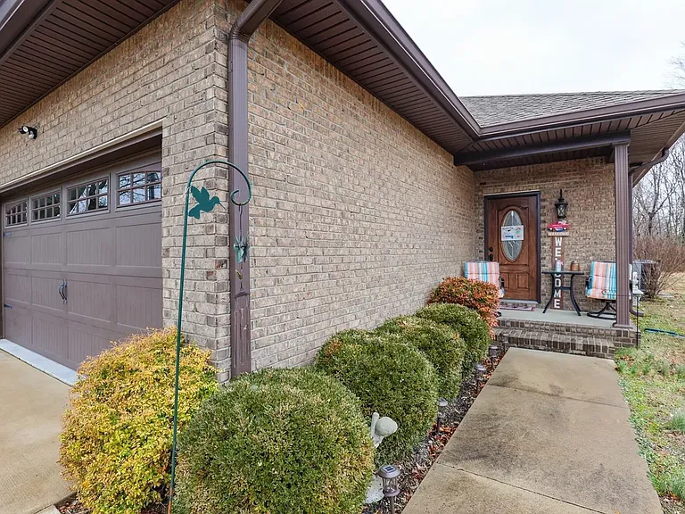 20 & 22 Hamilton Dr #20 — Photo 2