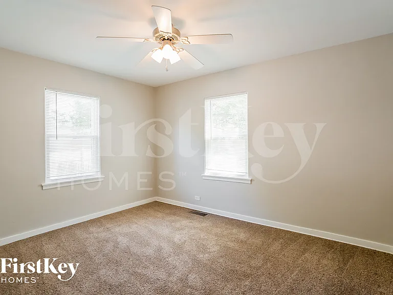 1026 Muirfield Ave — Photo 7