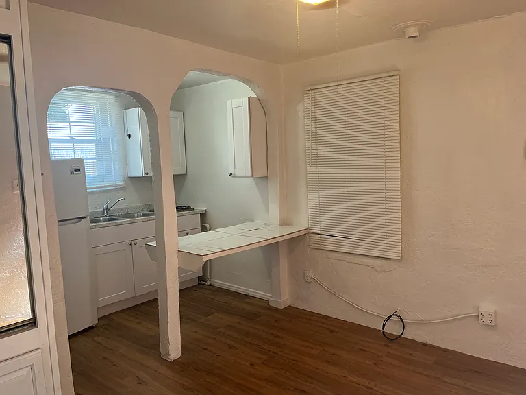 Spacious Efficiency Gem in the Far North Valley — Photo 4