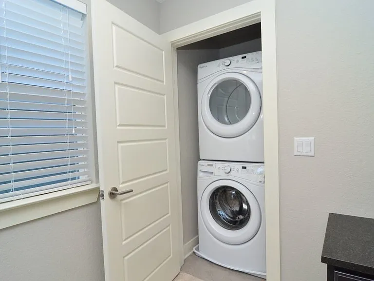 2921 Bond Dr — Photo 12