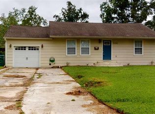3090 Dogwood Ln, Beaumont, TX 77703