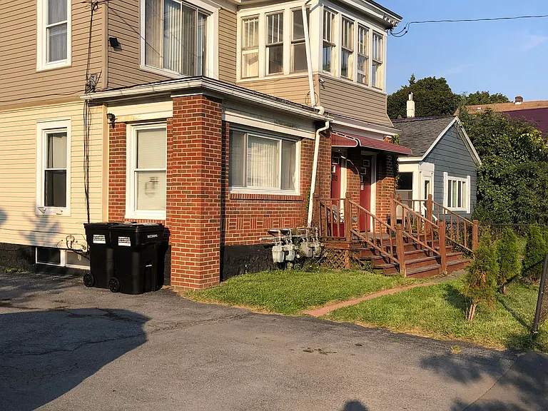 Robinson St — Photo 2