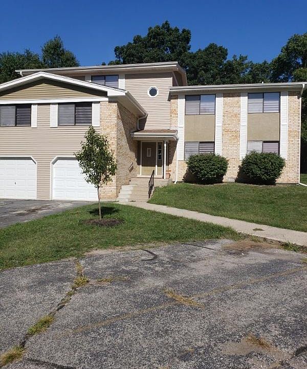 1st image of 6218 Kathryn Ct APT B