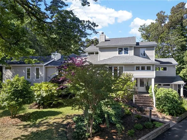 421 Goodspeed Rd, Virginia Beach, VA 23451