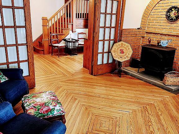 3rd image of 416 Dewart St