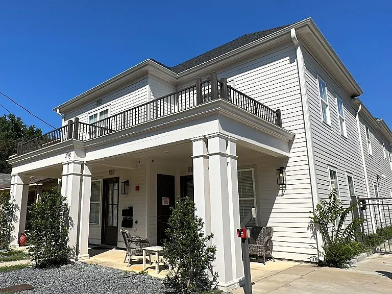 Overton Square Flat Now Available for lease @ 78 N. Rembert! — Photo 1