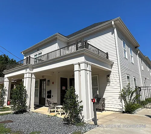 Overton Square Flat Now Available for lease @ 78 N. Rembert! Photo 1