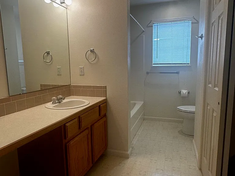 3345 Saratoga St #B — Photo 15