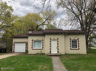 325 W Waterloo St, Big Rapids, MI