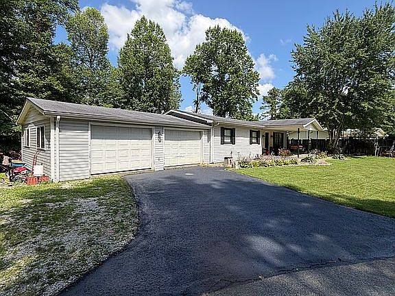 5th image of 229 Bradshaw Hill Rd