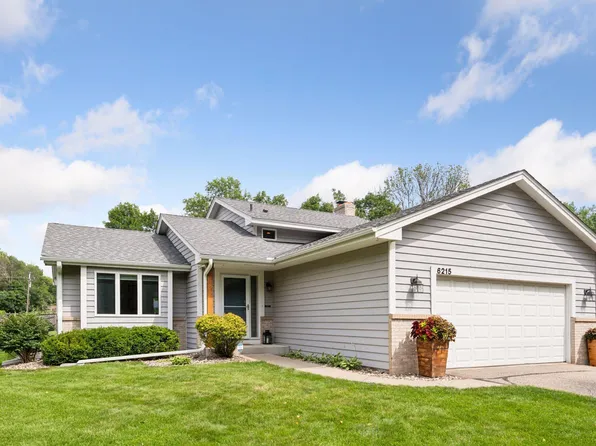 6215 Heathbrook Dr, Eden Prairie, MN 55346