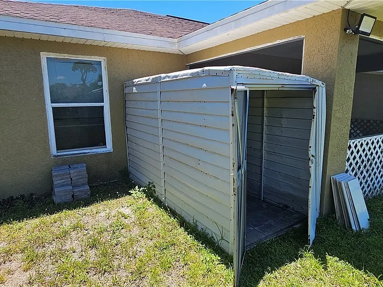 815 Porter St E — Photo 23
