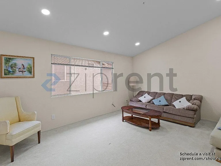 1001 Sandhurst Dr — Photo 28
