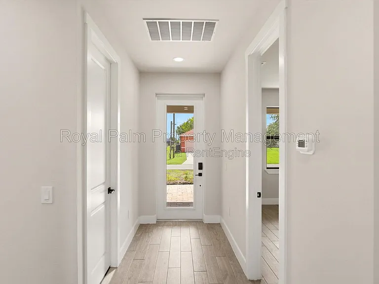 3750 NE 13th Ave — Photo 5