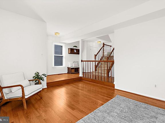 3rd image of 8666 Manahan Dr