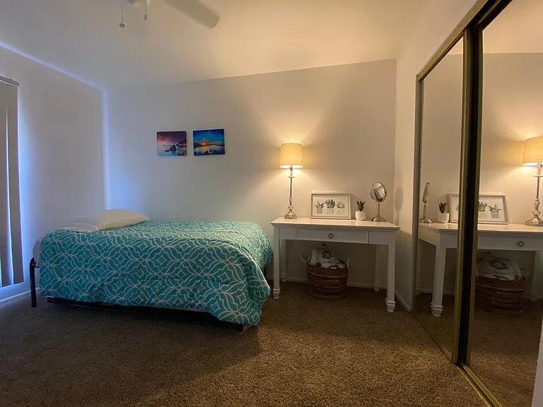 2834 Holiday Dr — Photo 33