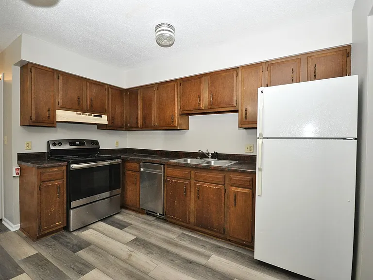 620 Oak Park Blvd #106 — Photo 32