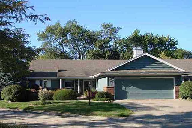 1st image of 513 W Woodridge Ln