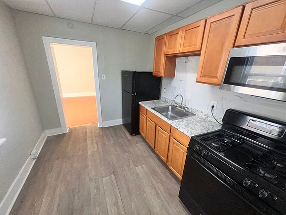4th image of 5502 Westminster Ave