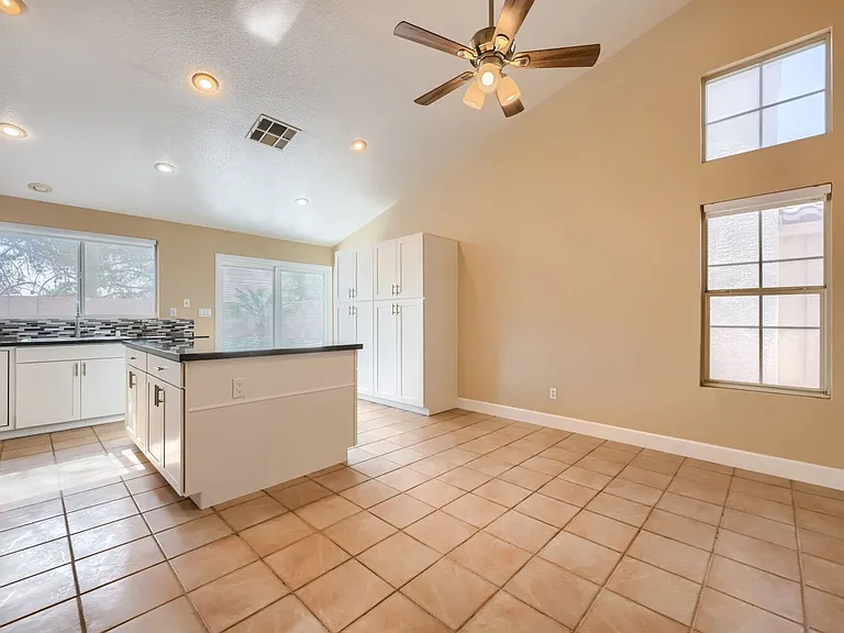 6042 Evening View St — Photo 8