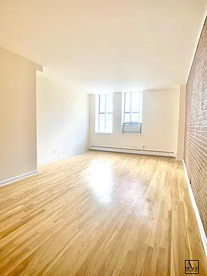 Rented by A Space Realty NY LLC | media 2